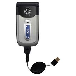 Gomadic Retractable USB Cable for the Sony Ericsson Z550i with Power Hot Sync and Charge capabilities - Goma