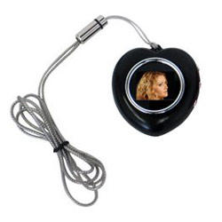 CTA DIGITAL INC. CTA Digital Heart Shape Picture Frame Necklace - Black