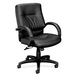 basyx VL690 Series Managerial Mid Back Tilt Chair