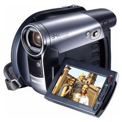SAMSUNG DIGITAL Samsung SC-DC575 DVD Camcorder with 26x Optical Zoom, 1 Megapixel CCD, Digital Image Stabilization & Start time less than 10 Seconds