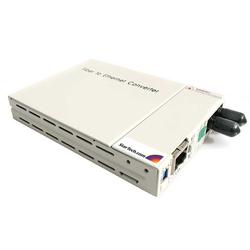 STARTECH.COM StarTech 10/100 Mbps RJ45 to Multimode ST Fiber Media Converter